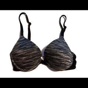 $5 with bundle - Pink Victoria’s Secret Bra